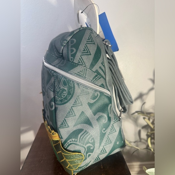 Danielle Nichole Disney Maui Gray and Green Patterned Backpack NWT - Picture 8 of 10